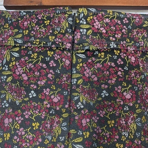 LOFT floral mini skirt size 8P - Picture 4 of 7
